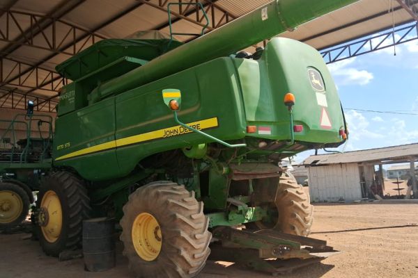 COLHEITADEIRA JD 9770 STS